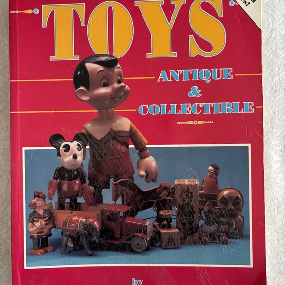Toys Antique & Collectible Book - Picture 1 of 3